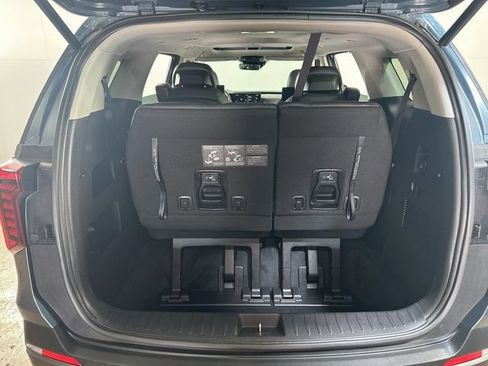 Used 2025 Kia Carnival SX Prestige FWD image 9