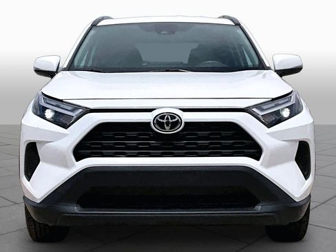Used 2025 Toyota RAV4 XLE FWD image 4