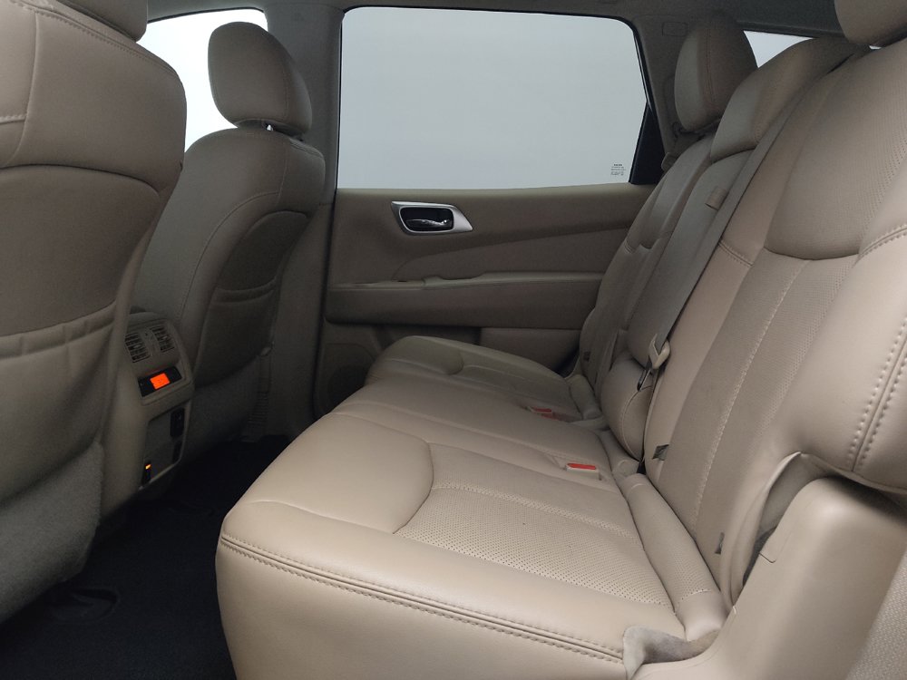 Used 2016 Nissan Pathfinder Platinum FWD image 18