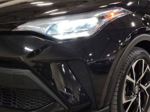 Used 2021 Toyota C-HR XLE image 14