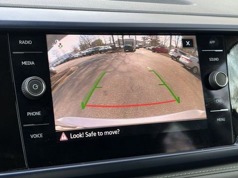 Used 2024 Volkswagen Taos SE image 13