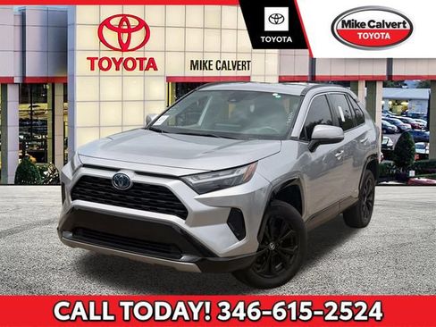 Used 2023 Toyota RAV4 SE AWD/4WD image 1