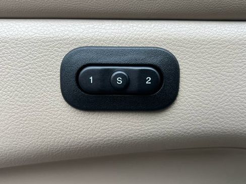 Used 2021 Jeep Grand Cherokee Limited w/ Premium Lighting Group AWD/4WD image 17
