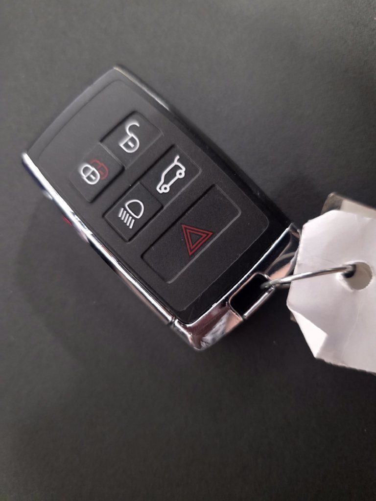 Used 2025 Land Rover Discovery Dynamic SE AWD/4WD image 42