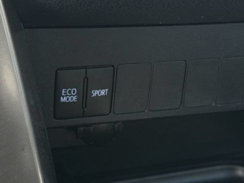 Used 2017 Toyota RAV4 XLE w/ Plus Extra Value Package FWD image 18