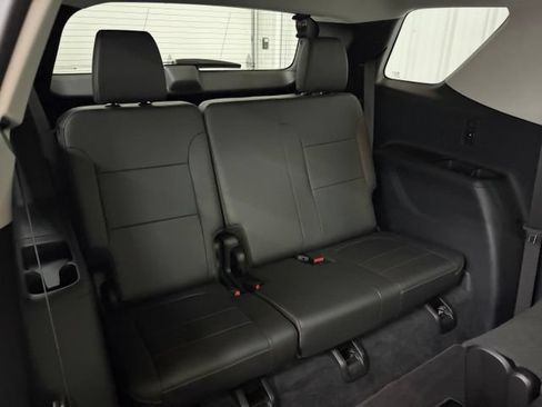 Used 2021 Chevrolet Traverse LT w/ LT Premium Package AWD/4WD image 20