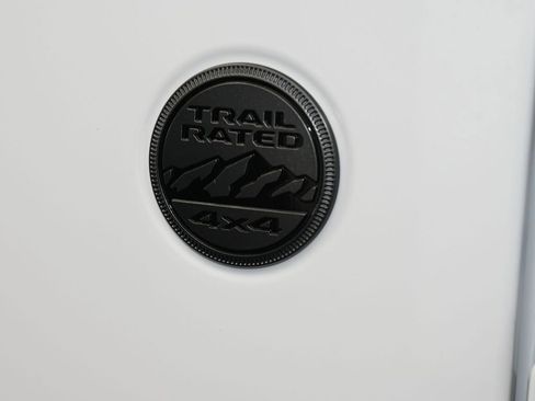 Used 2025 Jeep Wrangler Sahara AWD/4WD image 26