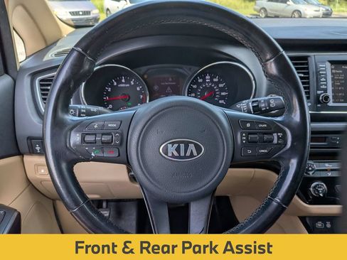 Used 2017 Kia Sedona LX w/ LX Essentials Premium Package FWD image 16