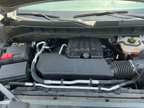 Used 2023 Chevrolet Silverado 1500 LT AWD/4WD image 25