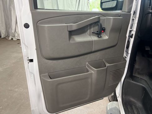 Used 2024 Chevrolet Express 2500 w/ Driver Convenience Package image 18