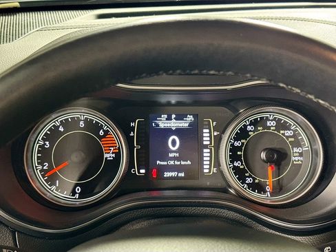 Used 2019 Jeep Cherokee Latitude Plus w/ Cold Weather Group image 14