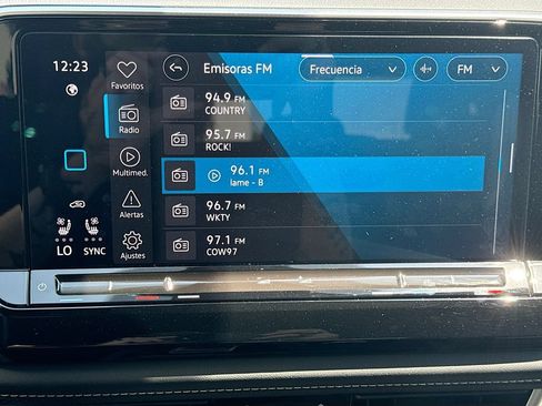 Used 2024 Volkswagen Atlas Cross Sport SEL R-Line AWD/4WD image 17