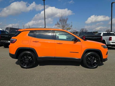 New 2026 Jeep Compass Latitude image 2