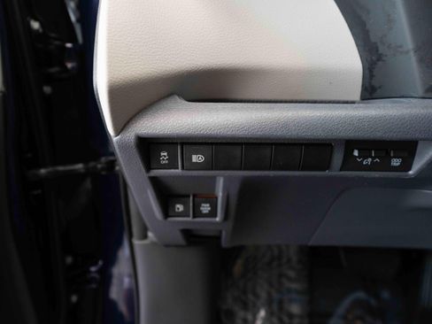 Used 2022 Toyota Sienna LE AWD/4WD image 11