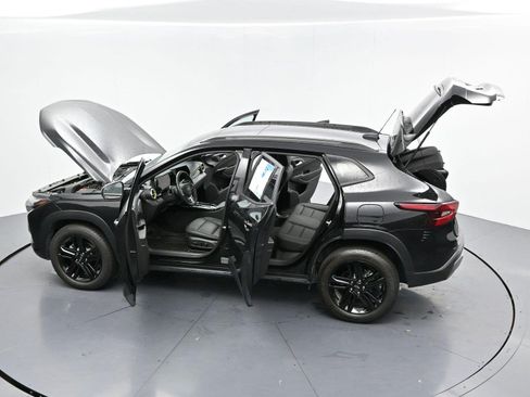 Used 2025 Chevrolet Trax ACTIV w/ Sunroof Package FWD image 37