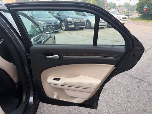 Used 2017 Chrysler 300 C w/ Safetytec Plus Group AWD/4WD image 14