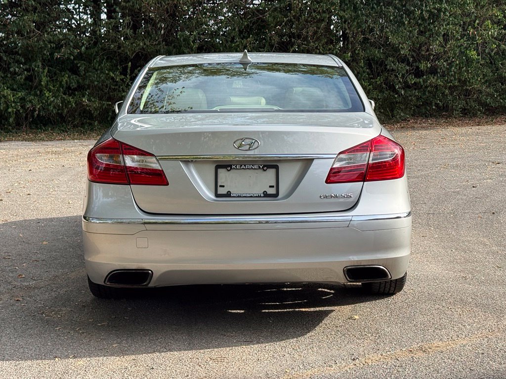 Used 2012 Hyundai Genesis 3.8 RWD image 6