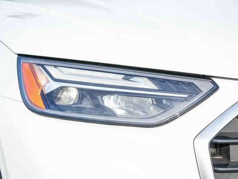 Used 2023 Audi Q5 2.0T Premium w/ Convenience Package image 4