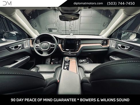 Used 2024 Volvo XC60 T8 Ultimate AWD/4WD image 46