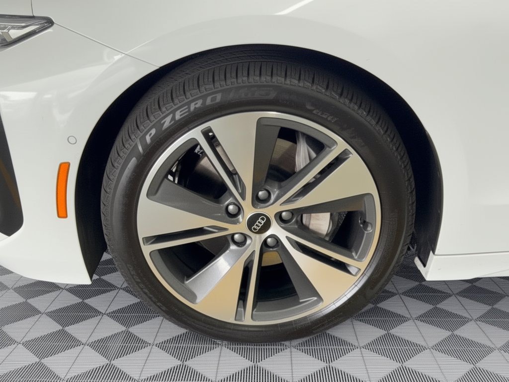 Used 2025 Audi A6 e-tron Premium Plus w/ Premium Plus RWD image 13
