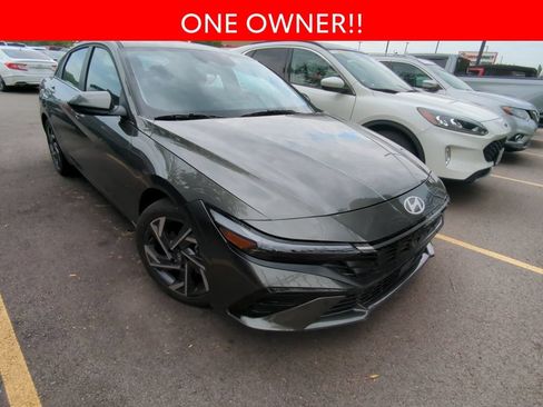 Used 2025 Hyundai Elantra SEL FWD image 3