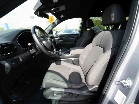 Certified 2025 Honda Pilot Sport image 9