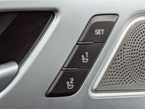 Used 2018 Genesis G80 3.8 w/ Option Group 02 image 22