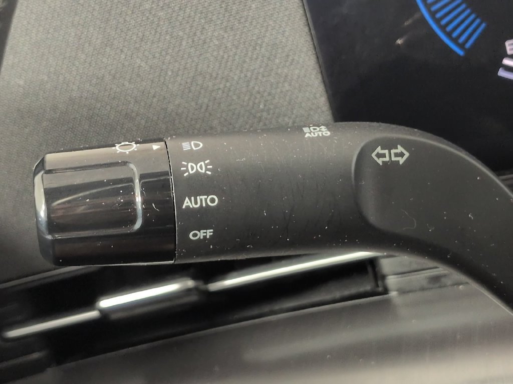 Used 2025 Hyundai Kona SEL FWD image 38