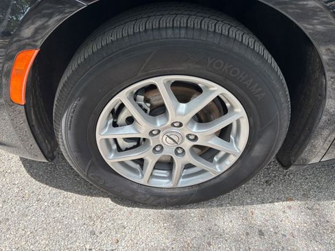 Used 2025 Chrysler Pacifica Select FWD image 33