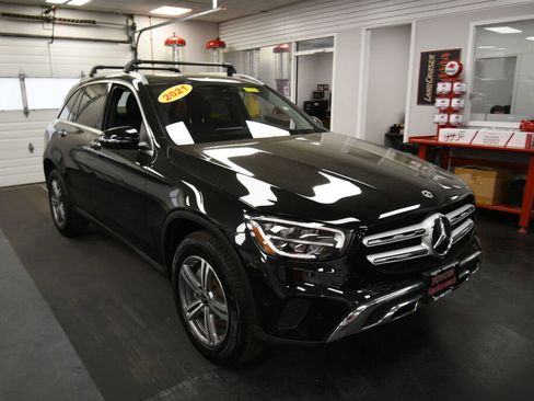 Used 2021 Mercedes-Benz GLC 300 4MATIC image 2