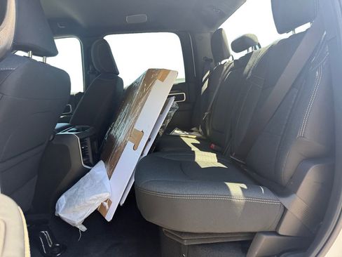 New 2026 RAM 2500 Big Horn AWD/4WD image 13