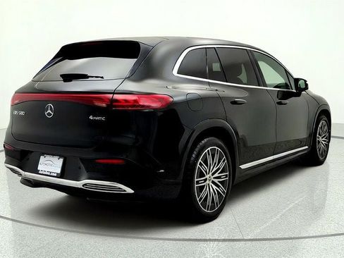 Used 2023 Mercedes-Benz EQS 580 4MATIC SUV w/ Acoustic Comfort Package image 5