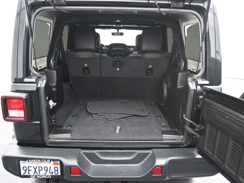 Used 2020 Jeep Wrangler Unlimited Sahara image 16