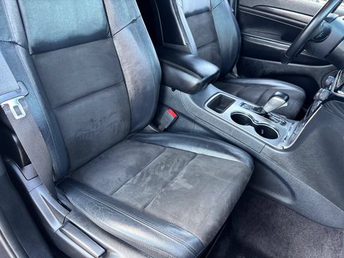 Used 2019 Jeep Grand Cherokee Altitude AWD/4WD image 11
