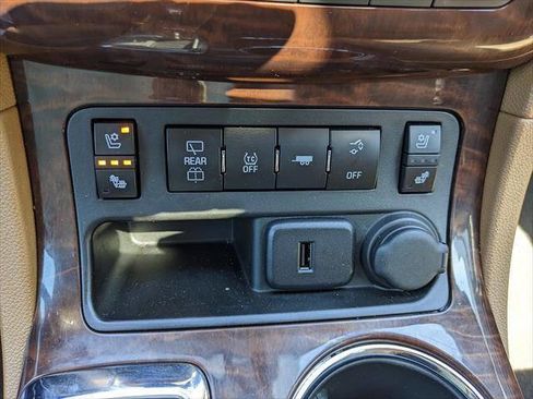 Used 2017 Buick Enclave Premium w/ Experience Buick Package image 26