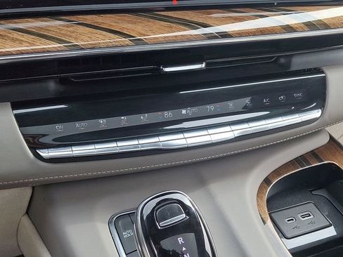 Used 2022 Cadillac Escalade Sport Platinum image 18