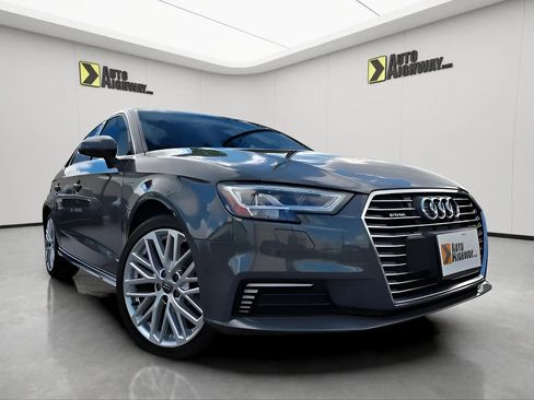 Used 2018 Audi A3 e-tron Prestige w/ Prestige Package image 1