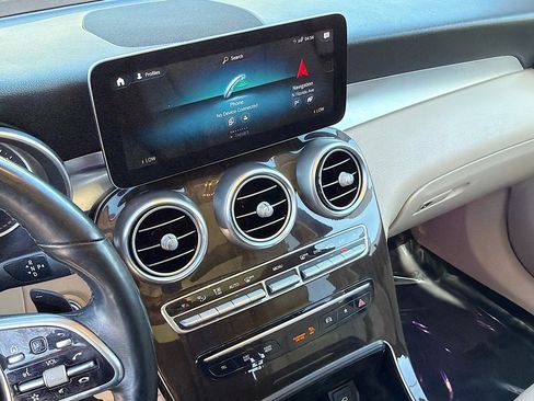 Used 2020 Mercedes-Benz GLC 300 4MATIC w/ Multimedia Package image 28