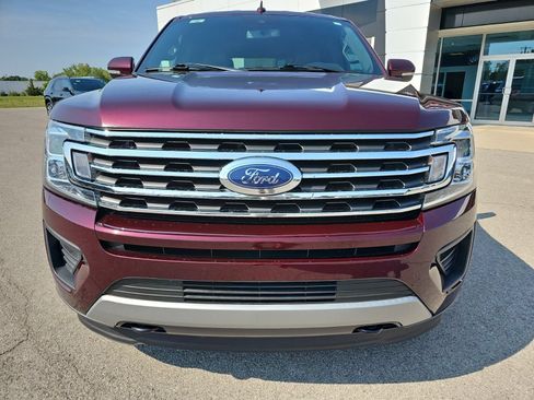Used 2021 Ford Expedition XLT AWD/4WD image 2