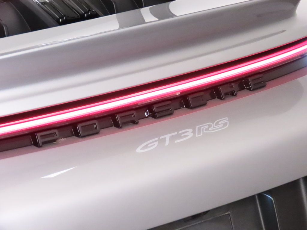 Certified 2025 Porsche 911 GT3 RS RWD image 12