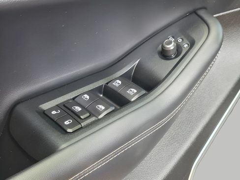 Used 2022 Jeep Grand Cherokee Limited AWD/4WD image 16