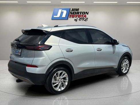 Used 2023 Chevrolet Bolt EUV LT w/ Driver Confidence Package FWD image 5