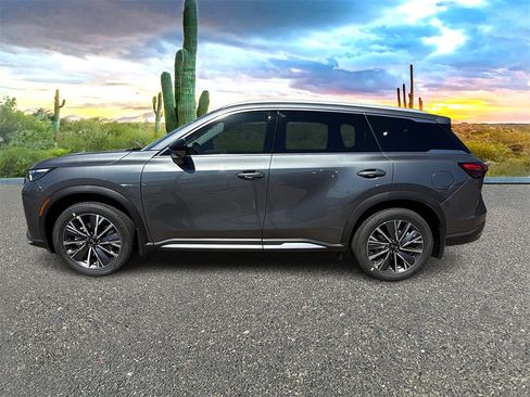 New 2026 INFINITI QX60 Luxe w/ Family Package image 7