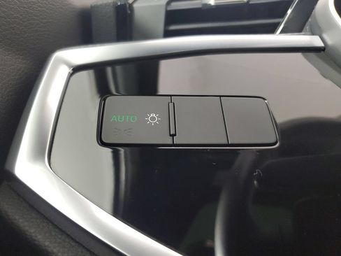 Used 2021 Audi Q3 2.0T Premium w/ Convenience Package AWD/4WD image 35