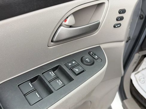 Used 2012 Honda Odyssey Touring image 11