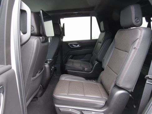 Used 2024 Chevrolet Tahoe High Country image 15