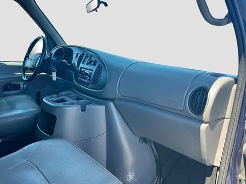 Used 2001 Ford E-350 and Econoline 350 Super Duty RWD image 26