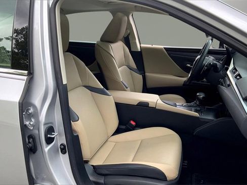 Used 2020 Lexus ES 350 w/ Premium Package image 7