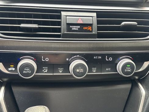Used 2018 Honda Accord LX image 11