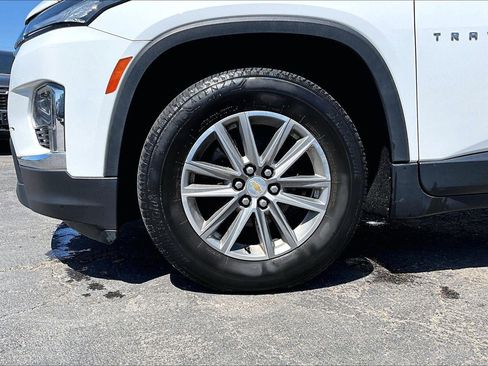 Used 2023 Chevrolet Traverse LT AWD/4WD image 2
